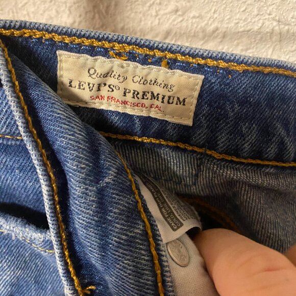 Women Levis Premium 501 Cropped Straight Button Fly Jeans Raw Hem Blue 27x28 - Picture 3 of 9